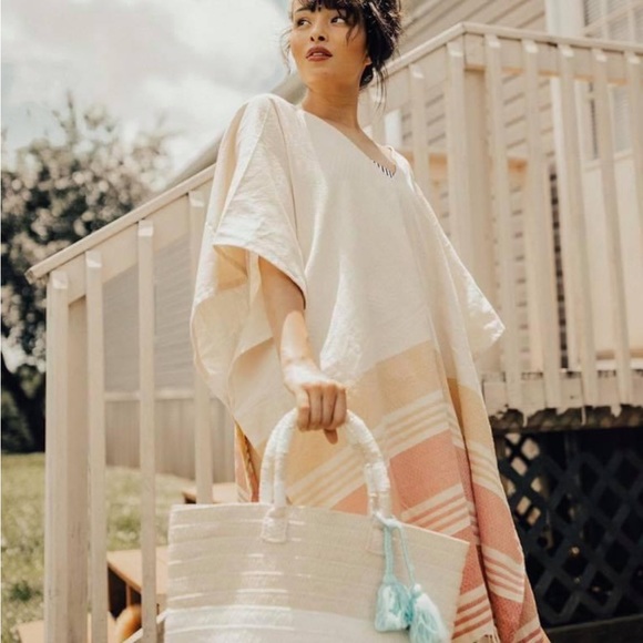 NWOT Caftan Coverup in Sunburst ☀️💖 - Picture 7 of 10